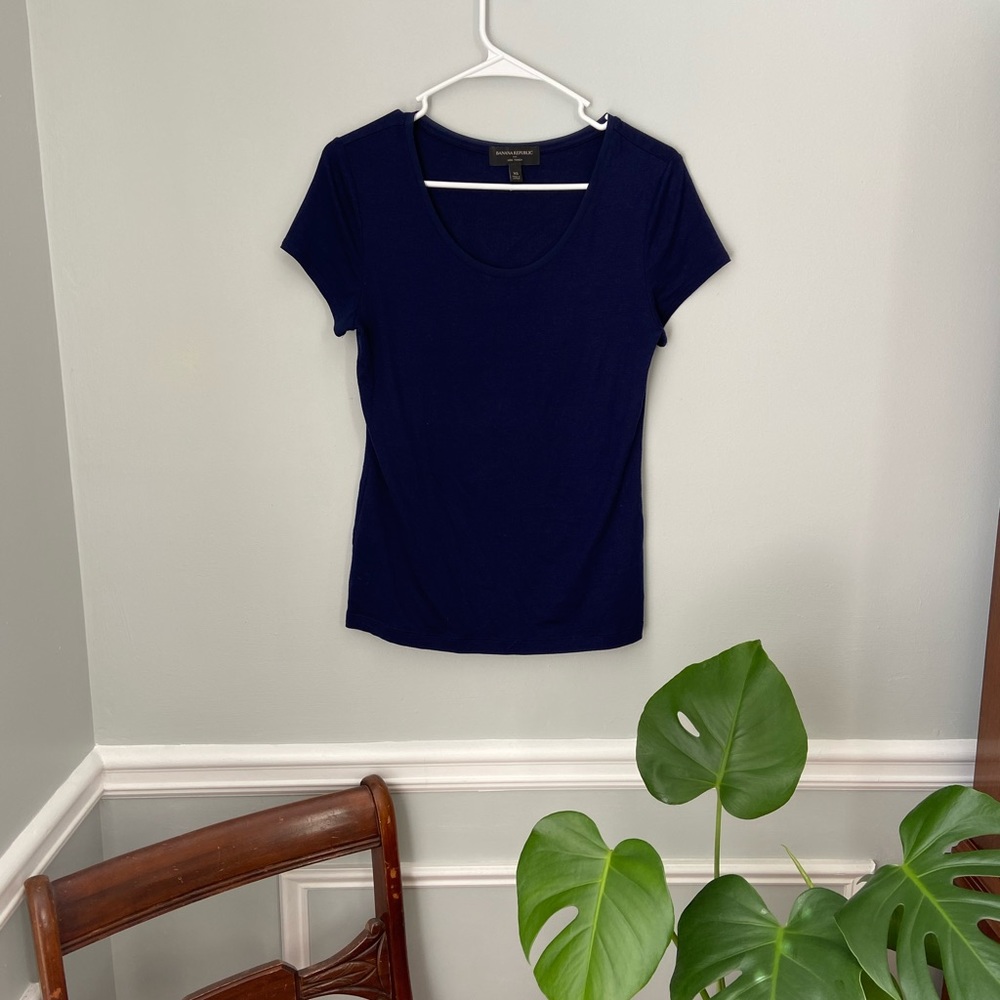Banana Republic XS Dark Blue Tee Shirt
